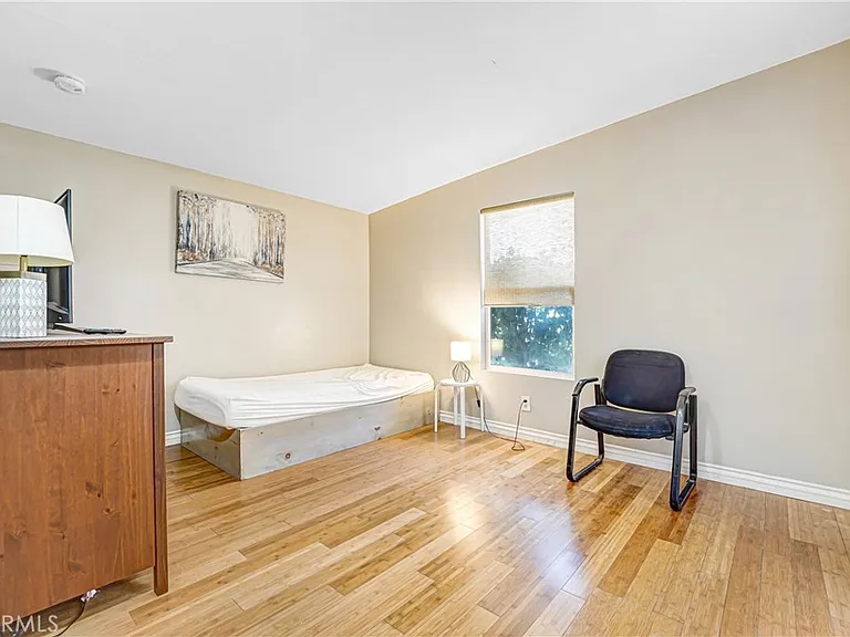 22450 Collins St — Photo 37