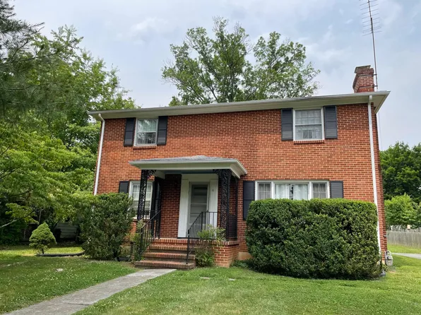 11 Whitmore St, Lexington, VA 24450