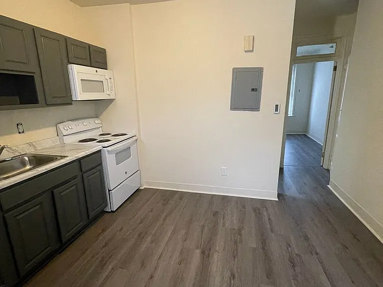 5122 Arch St — Photo 8