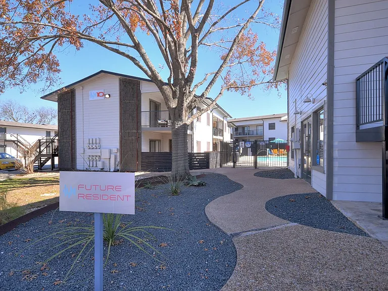 Terrain Apartments — Photo 3