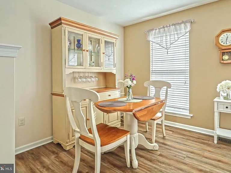 2723 Foxshire Dr — Photo 11