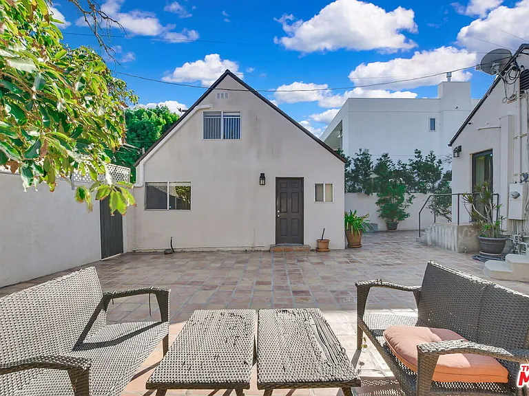 344 S Swall Dr — Photo 19