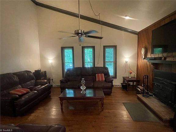 4th image of 6902 Greenland Ave