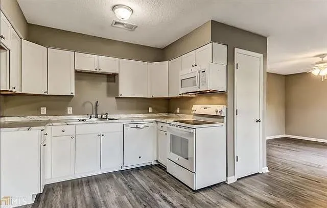 802 S Rogers St — Photo 10