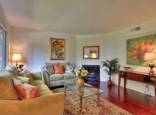 24 Comstock Queen Ct, Mountain View, CA 94043