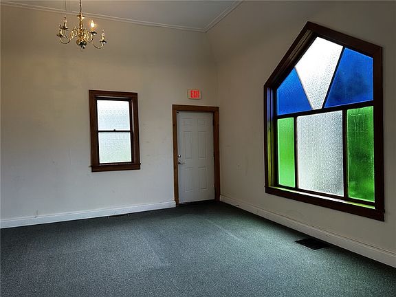 5th image of 56 Shepard St