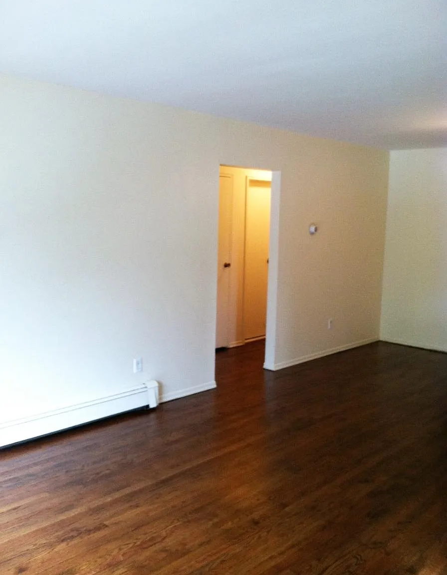 Grove Street Apartments — Photo 2