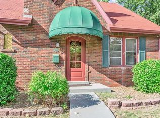 703 Darst Rd, Saint Louis, MO 63135