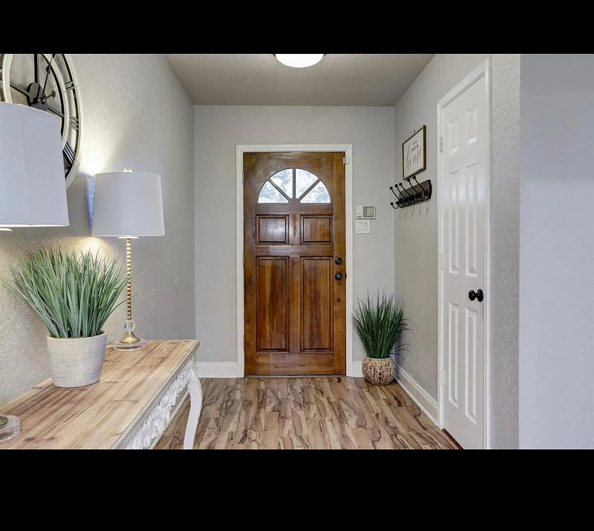 3 bed, 1735 sqft, $2,395 — Photo 4