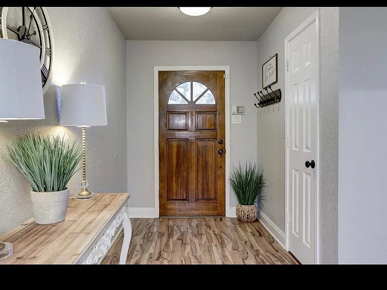 4508 Stonebridge Dr — Photo 4
