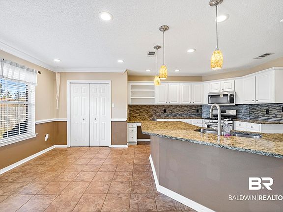 5th image of 27057 Stratford Glen Dr