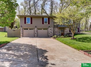 1118 Grandview St, Bellevue, NE 68005