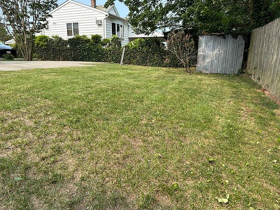 4th image of 293 Roquette Ave