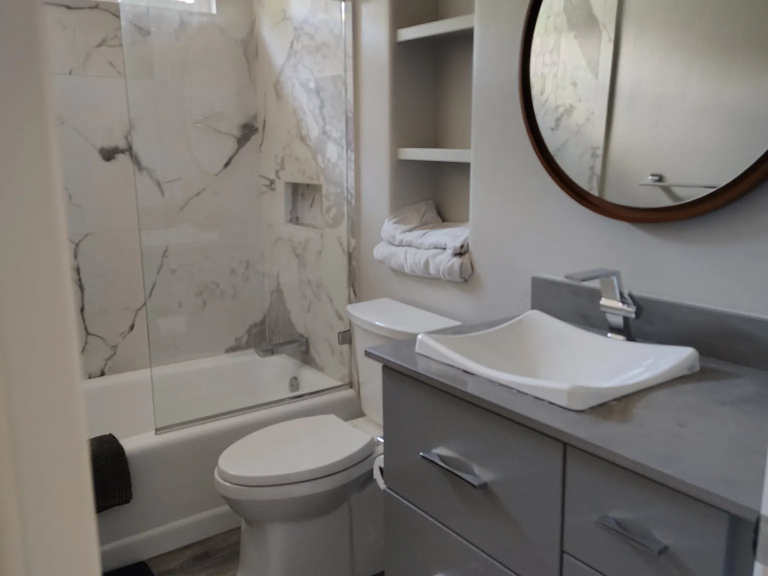 2 bed, 2000 sqft, $1,700 — Photo 2