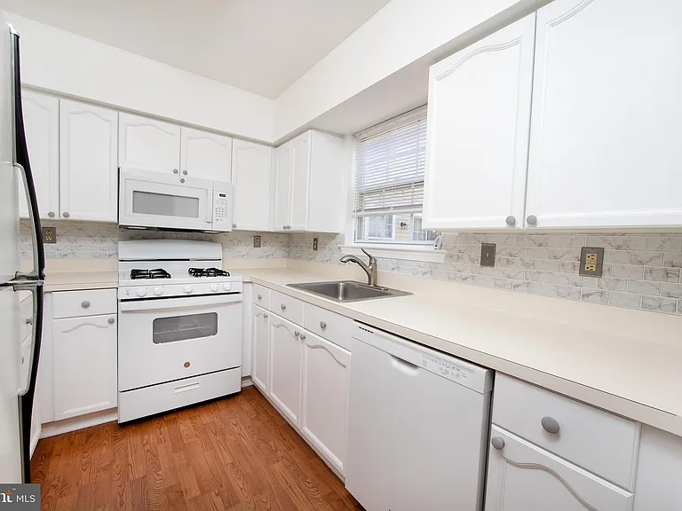 5025 Rebecca Fell Dr — Photo 8