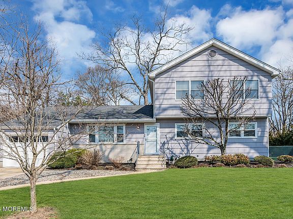3rd image of 485 Freehold Street