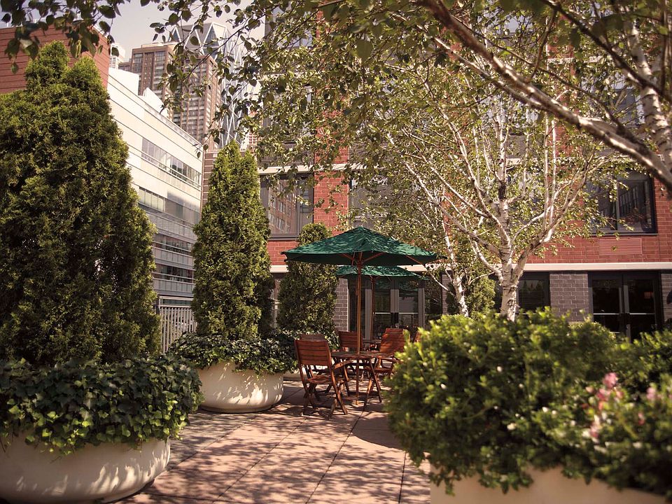 1st image of 400 W 55th St APT 4E