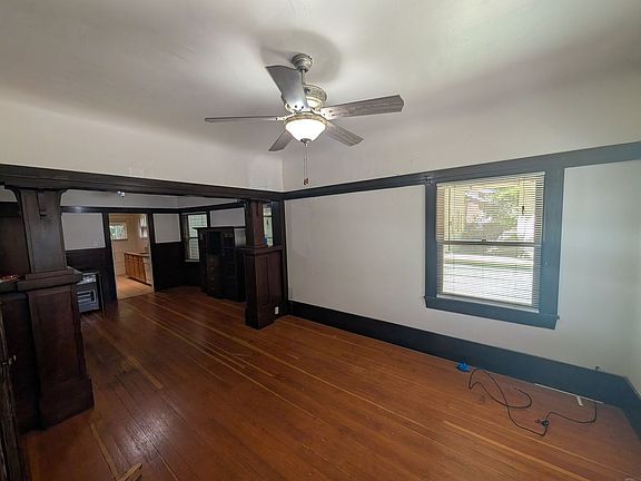 2nd image of 820 26th St APT 5