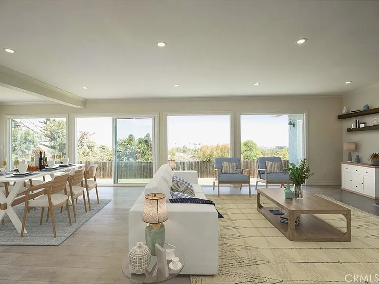 18 Stallion Rd — Photo 2
