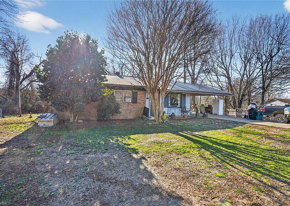 1st image of 1124 Walshtown Rd