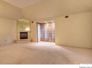 2020 Illini Rd, Leland Grove, IL 62704