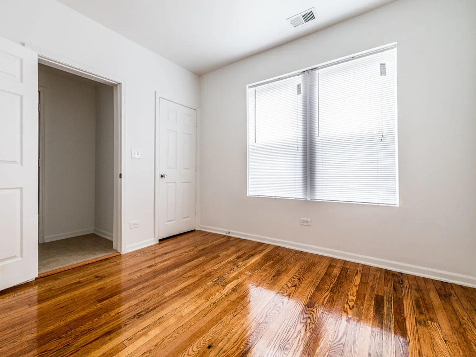 7406 s Perry Ave — Photo 4
