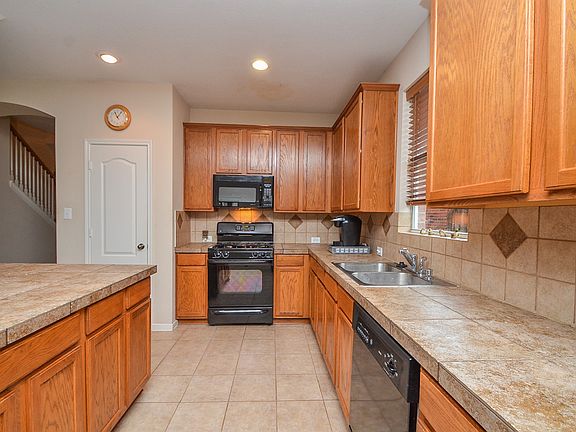 4th image of 10922 Redstone Ct