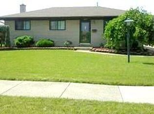 34407 Preston Dr, Sterling Heights, MI 48312