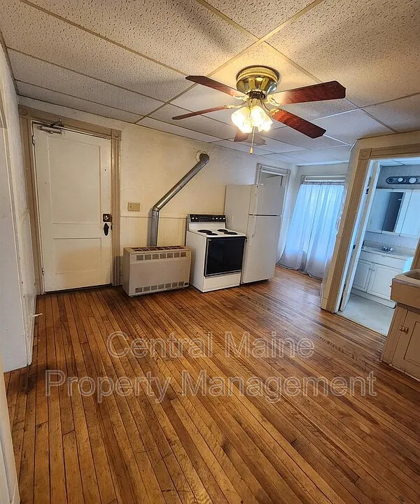 62 Howard St #4