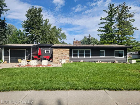6300 Church St, Marlette, MI 48453