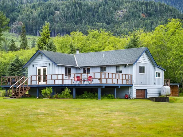 843 Sayward Hts, Sayward, BC V0P 1R0