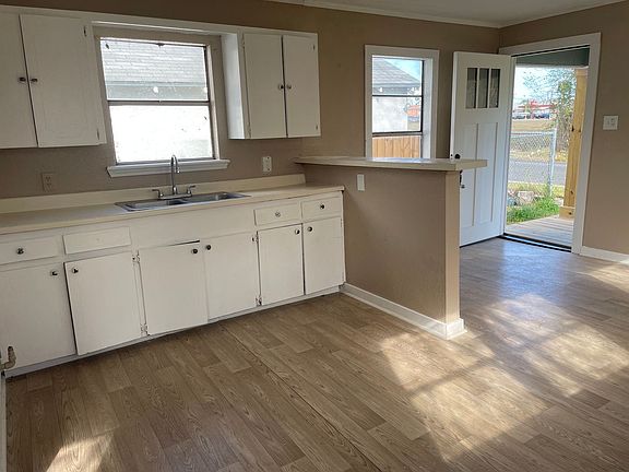 4th image of 1133 Hibiscus St