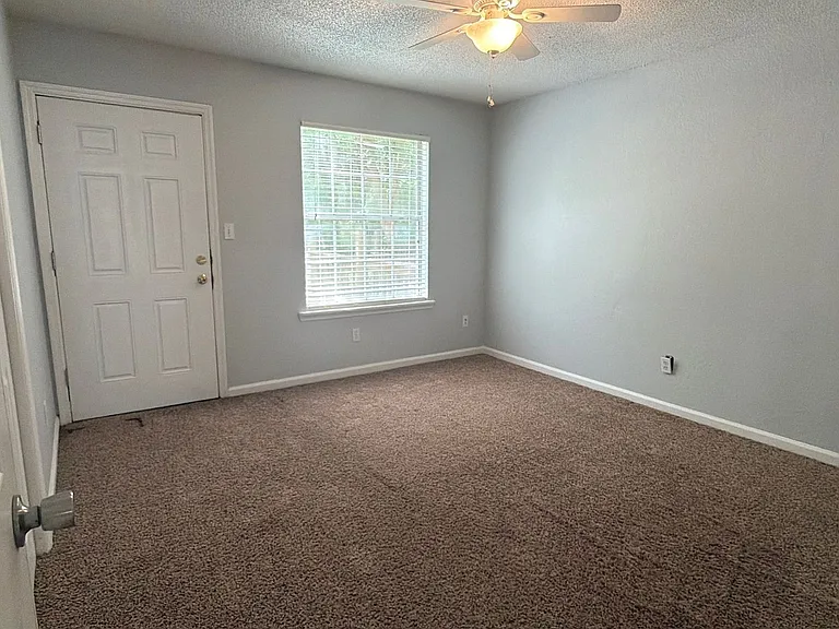 2436 Nugget Ln — Photo 4