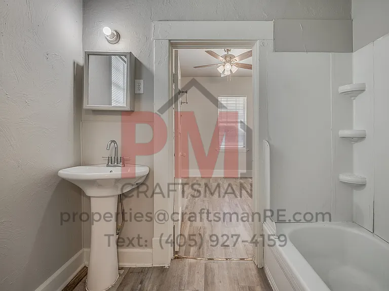 1226 NW 8th St — Photo 40