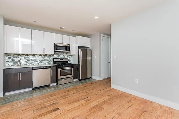 Rented by Clove Realty LLC | media 25