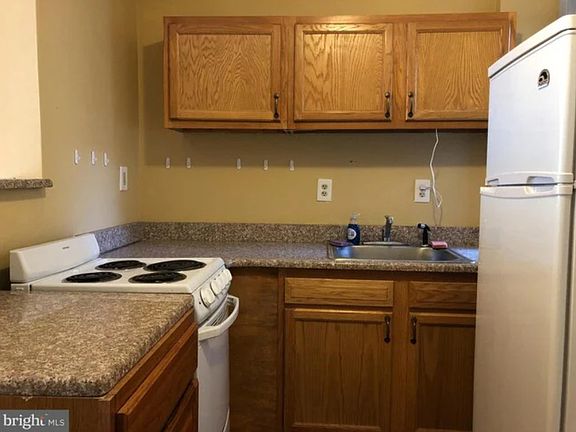 3rd image of 406 S 20th St Unit 2