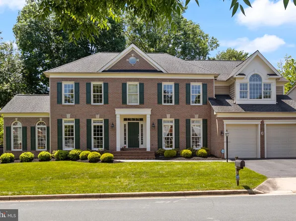 2 Yellow Plum Ct, Rockville, MD 20850