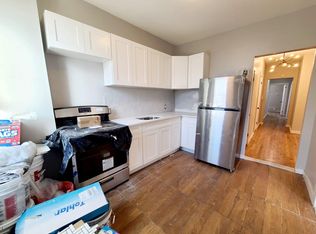 1115 E 212th St #3, Bronx, NY 10469