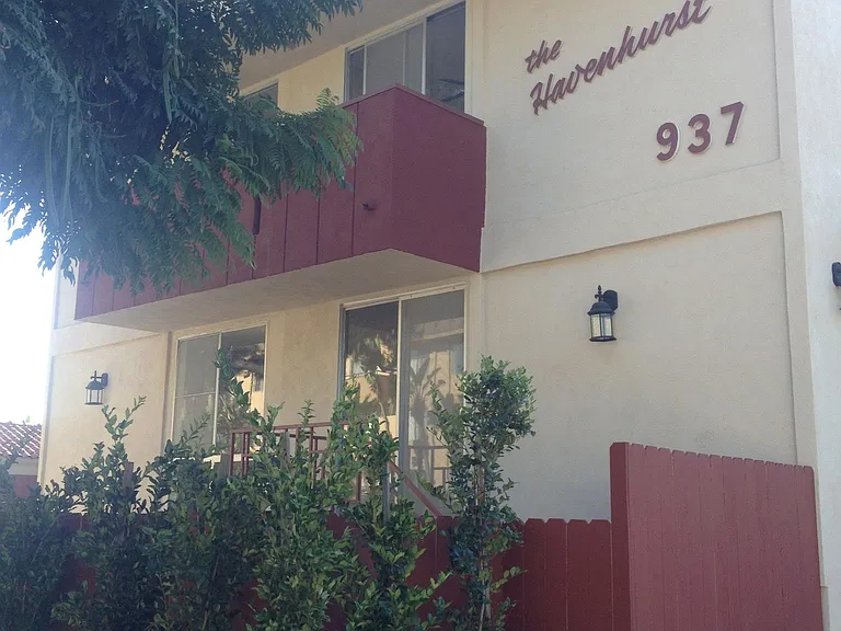 937 Havenhurst Dr #8 — Photo 9