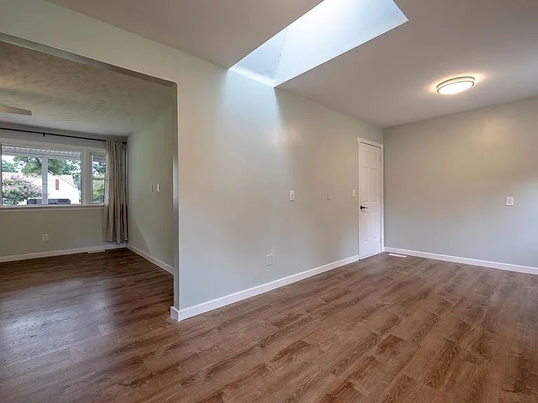 1104 Washington Dr — Photo 16