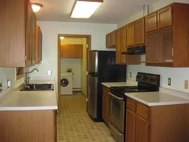 2787 Templeton St — Photo 12