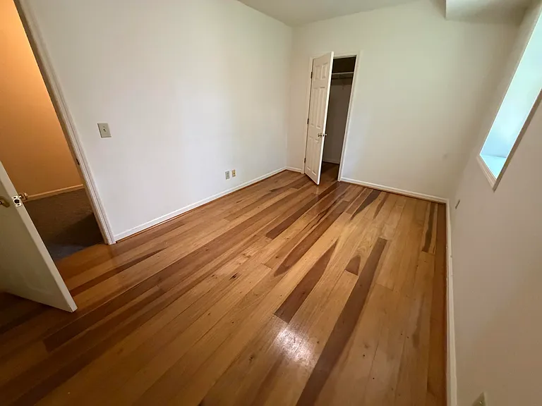 1112 Pepperhill Cir — Photo 28