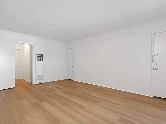 3rd image of 3330 S Canfield Ave #2