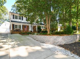 2908 Stratford Dr, Greensboro, NC 27408