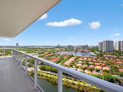 3701 N Country Club Dr APT 2209, Aventura, FL, 33180