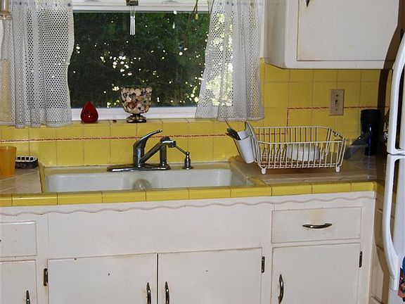 2nd image of 2609 Marshall Way