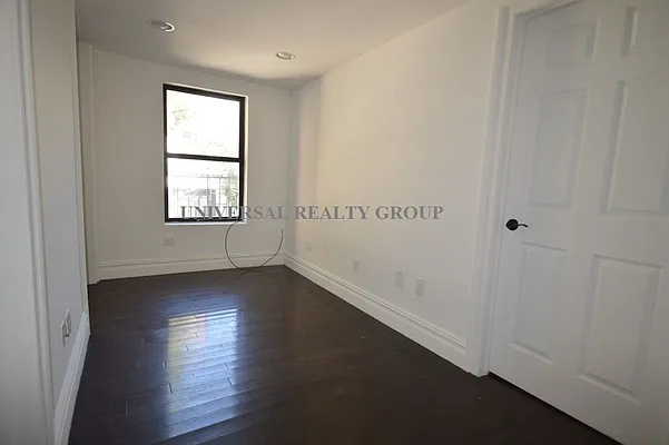 Rented by Universal Realty Group | media 37