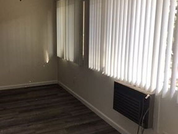 4th image of 1315 N Columbus Ave #8254659