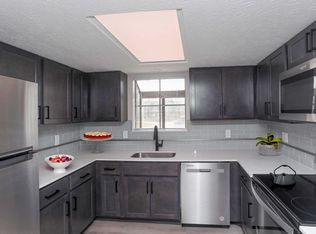 1570 Countryside Dr #2B-1BA-855SQFT, Greenwood, IN 46143