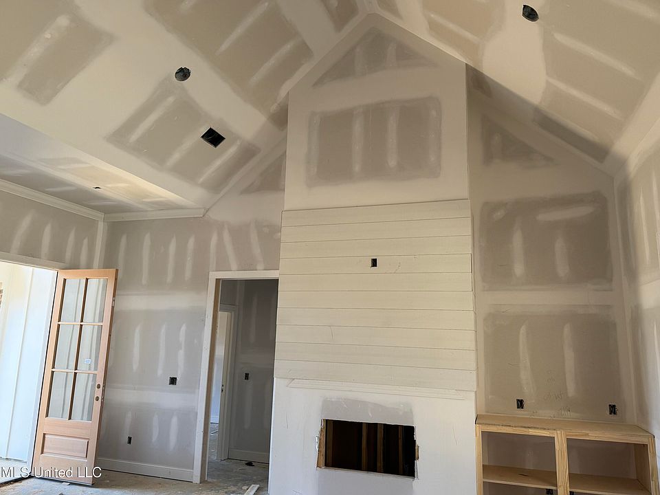 2nd image of 165 Bronson Bnd